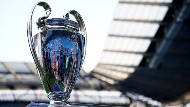 红打下了坚 红打下了坚